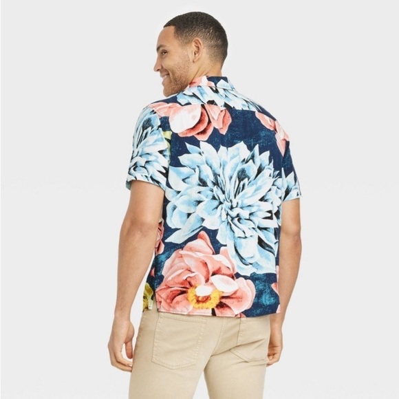 Men's Short Sleeve Button-Down Camp Shirt - Goodfellow & Со™ new - Picture 2 of 3